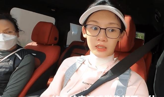 苗苗官宣二胎,自己挺着大肚子开车去做产检,郑恺没有陪她!_腾讯新闻