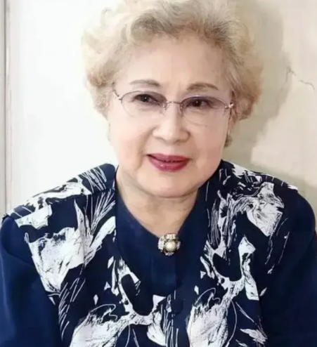 17岁被骗婚,二婚又被丈夫和亲妹妹背叛,苦命秦怡:都是我的错