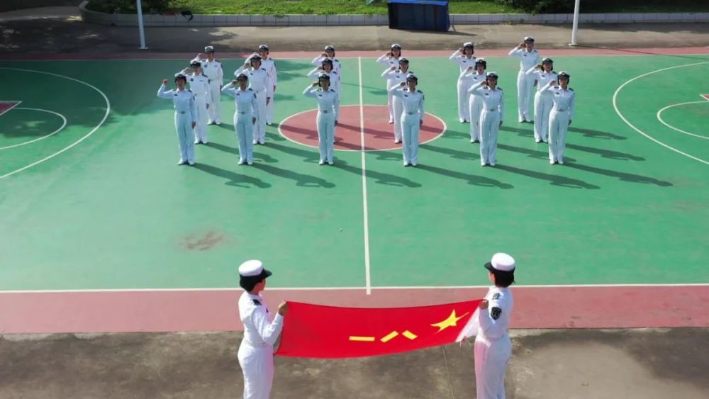 人民海军，生日快乐！