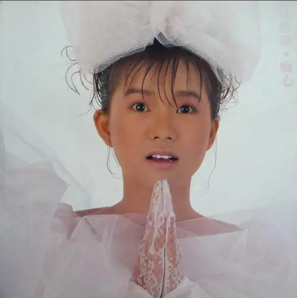 林珊珊的连锁反应和陈百强的初次见面字真情流露