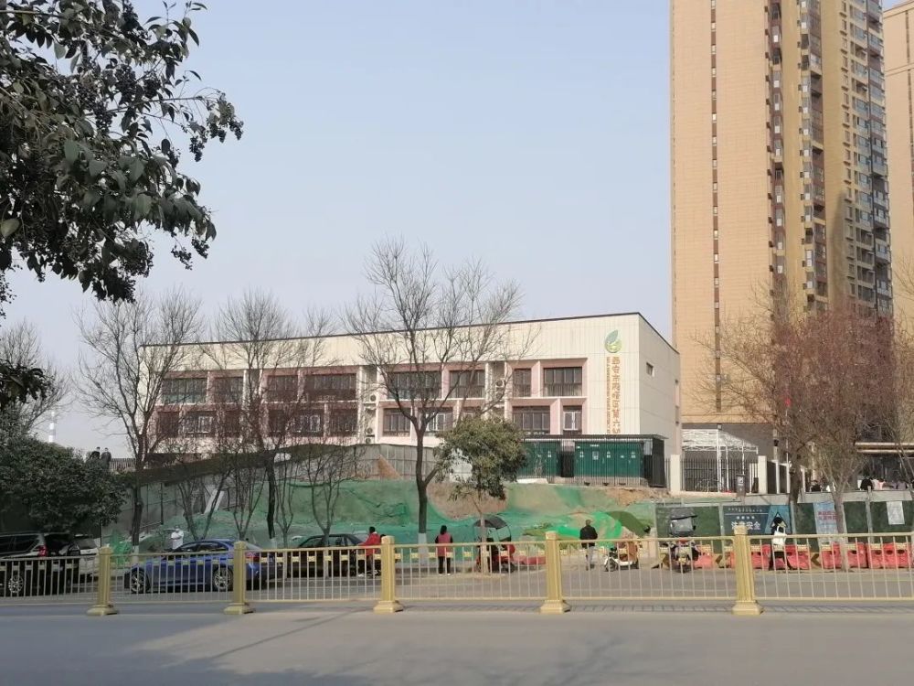 雁塔第三小学,陕钢子弟学校,延兴门小学,吉祥路小学延兴门分校,根据