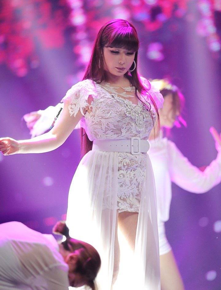 脸"僵"也好看,过十年还能让粉丝服气的,也只有朴春了插图8