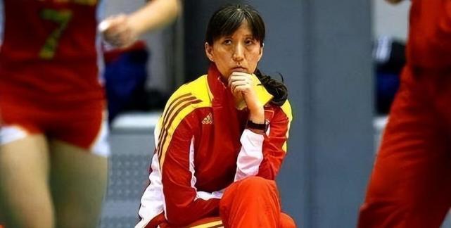 坚守34年,退出女排后安置体育局的赖亚文级别年薪如何?