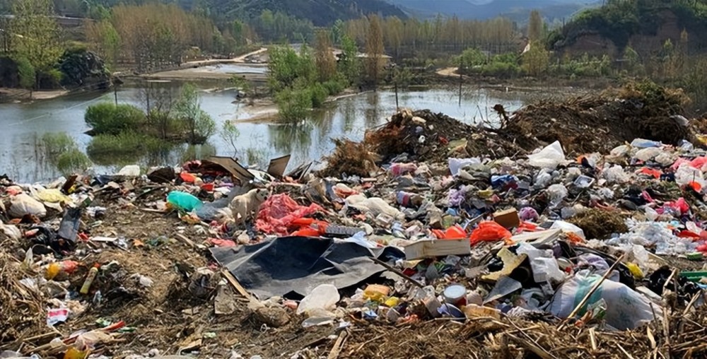 山西聞喜縣石門水源汙染垃圾遍地嚴重影響水質