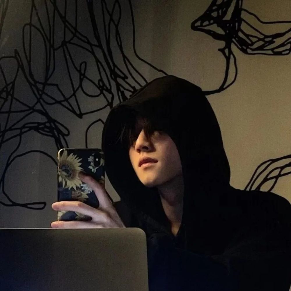 "头像"一组氛围感十足的男生头像来袭,经典好看,赶快签收_腾讯新闻