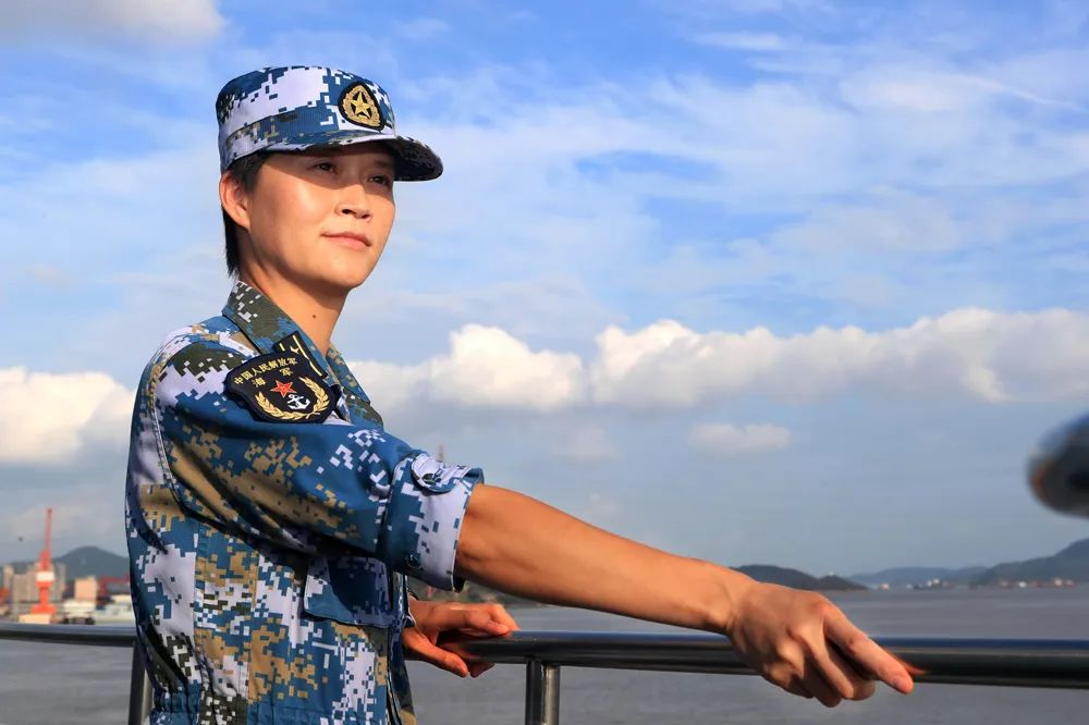 中山大学博士韦慧晓已经成为中国海军首位女舰长素炒青椒