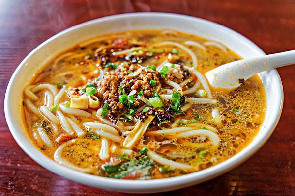 云南昆明有名的十大特色美食,每道菜都让本地人爱到发狂