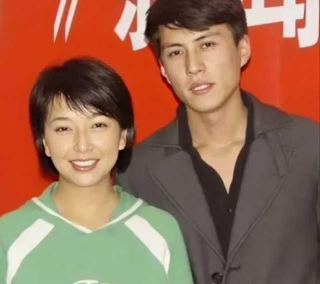 江珊一句话令杨志刚羞红了脸只能重新拍江珊哈哈大笑