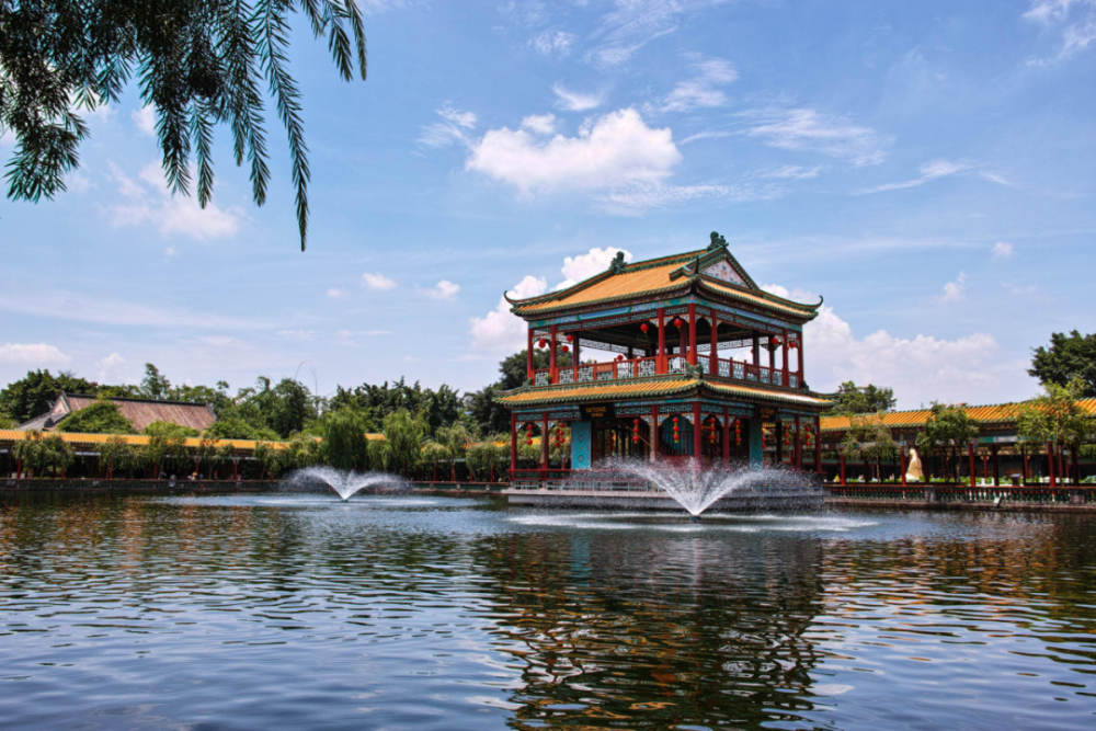 299元抢宝墨园南粤苑1大1小套票欢乐畅玩一整天