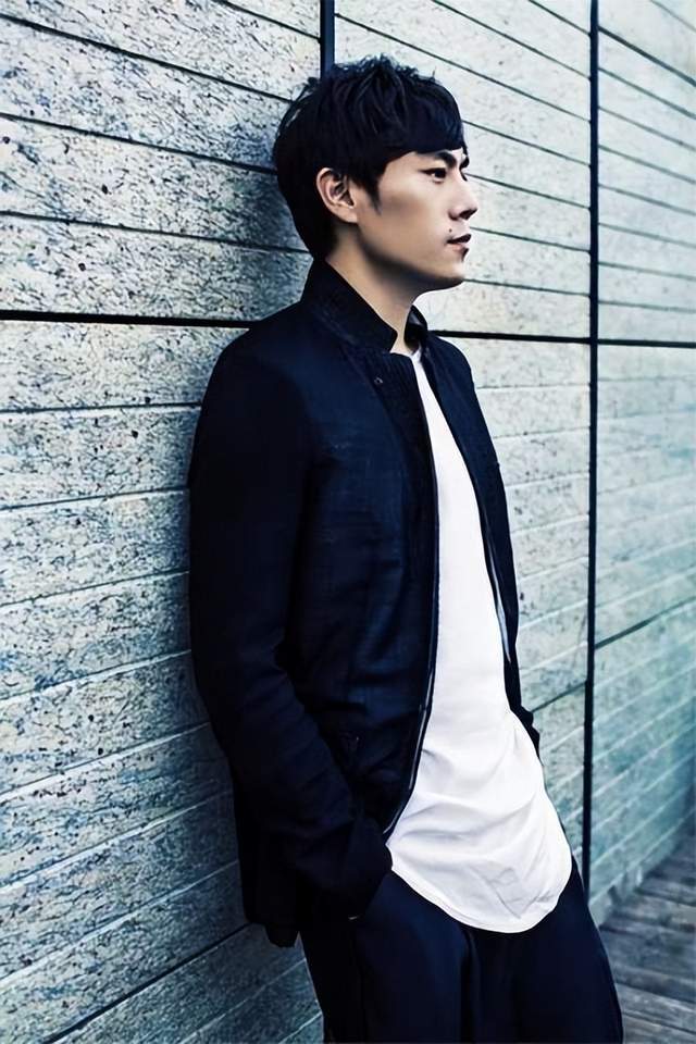 痞帅 秦昊 难忘陪伊能静怀孕生女的催泪岁月 爱女儿也爱继子 天天看点