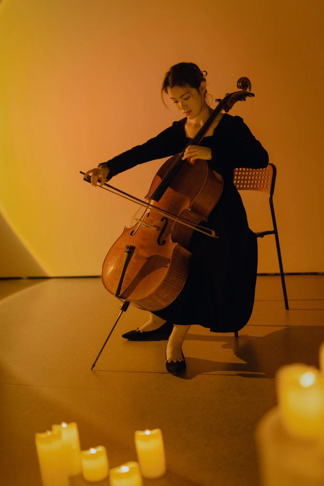 张红晨(大提琴):"我是拉琴时每一帧都是表情包的大提琴手张红晨"2020