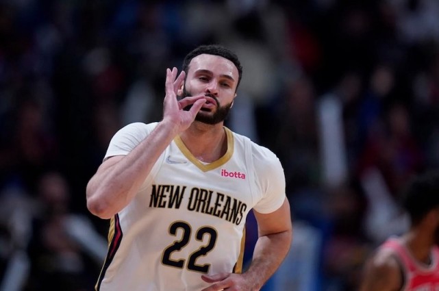 附加赛之战,鹈鹕终于找到了克制小个子阵容的最佳人选,他就是拉里南斯