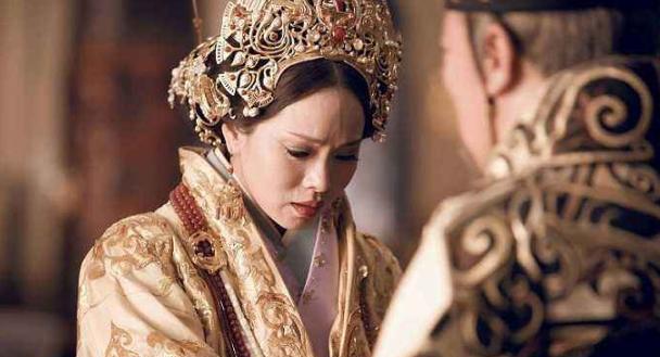 伏皇后一向对曹操很恭敬,为何曹操还非要弄死她?原因有点复杂