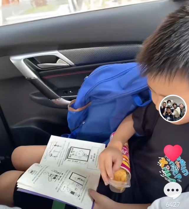 孙卓三姐弟外出游玩卓卓激动到出口国粹治愈系笑容再现真温暖