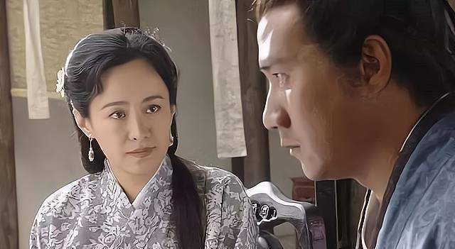 朱元璋见马皇后坐在龙椅上,大吼道:谁让你坐的,只有我才能坐