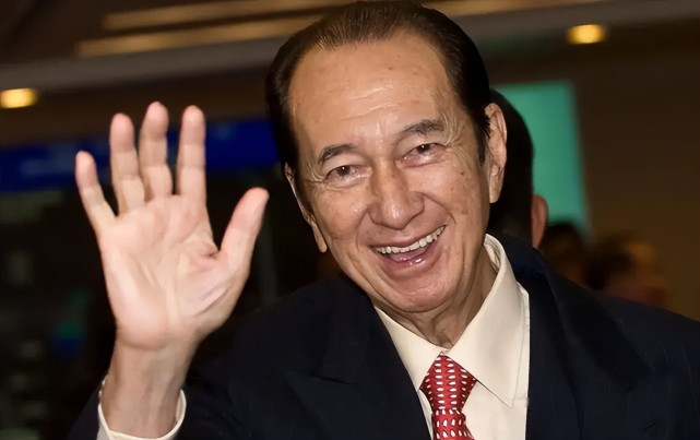 四房太太齐争家产,保姆中奖3000万都不离开,何鸿燊家到底多有钱