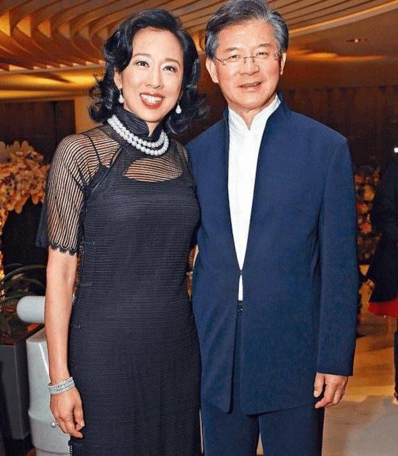 何晶洁:嫁给罗康瑞30年,却是为朱玲玲做嫁衣,儿子替她"报仇"