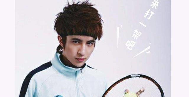 就那一瞬间被李易峰圈粉了,就一眼觉得好帅啊.