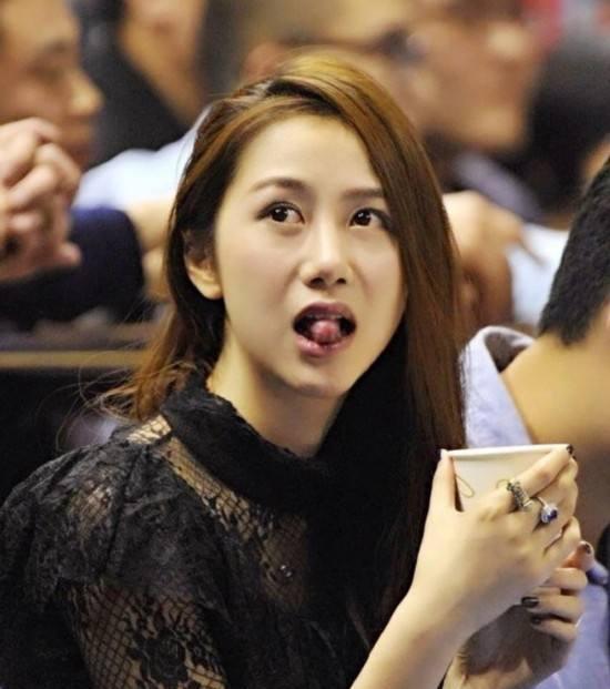 首钢曝高价挖赵睿,胡明轩续约合同数字曝光,孙悦娇妻晒马甲线