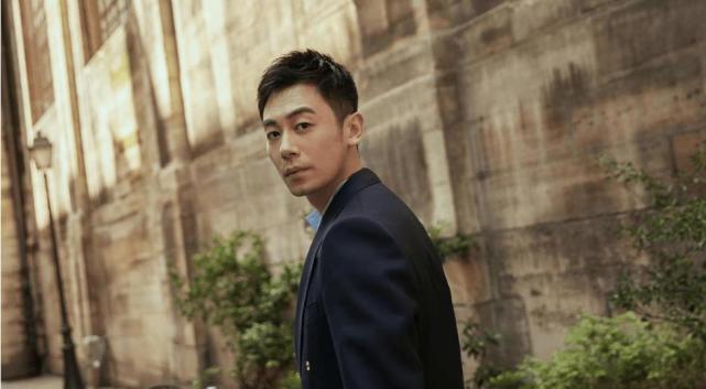 朱亚文的感情史,放弃九年初恋,转身娶了陈思诚前女友