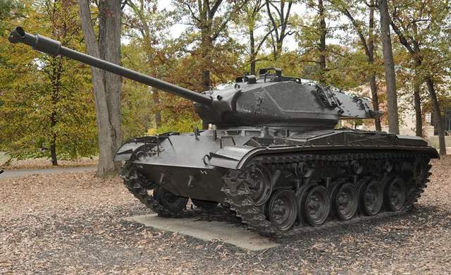 2,m41"华克猛犬"轻型坦克"霞飞"m24轻型坦克由凯迪拉克和通用汽车,在