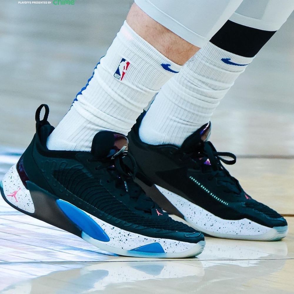 东契奇1代曝光中底采用新科技低帮造型有点帅jordan用心了