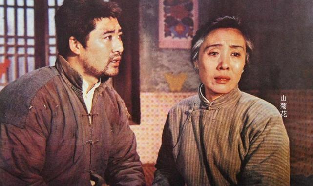 桃子为革命出生入死,忠贞不屈的故事,其中,倪萍饰演女主角桃子,王玉梅