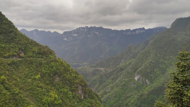 巫溪县地处重庆市东北部,大巴山东段南麓,位于渝陕鄂三省交界,是一个