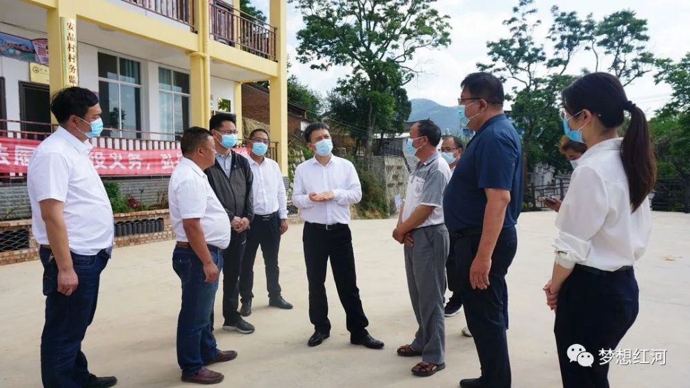 州残联党组书记,理事长吴波,县委副书记,县长文晓波,副县长谭润等参加