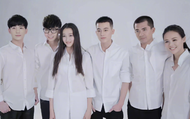 左耳上映七周年苏有朋陈都灵晒旧照发文庆祝杨洋关晓彤好青涩