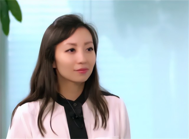 梁周洋林徽因的曾孙女30岁成为年度名媛尽显东方佳人之美
