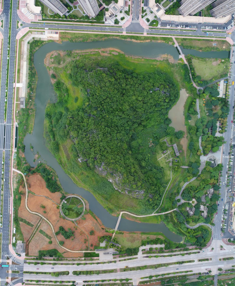 这个公园已顺利移交,7月完工验收