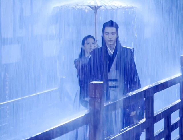 雨戏是国产剧很重要的构成部分,但凡分手,失恋,伤心,都要下几场雨来应