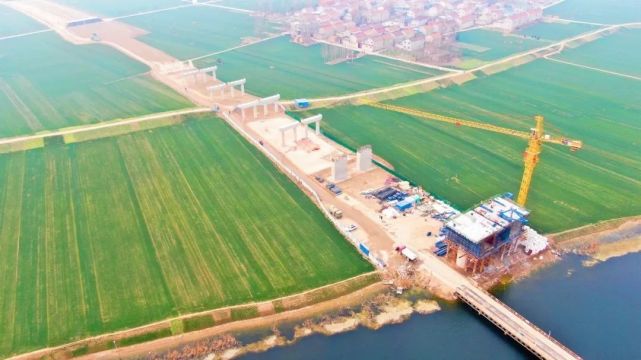 预计年底通车濮新高速公路建设纪实