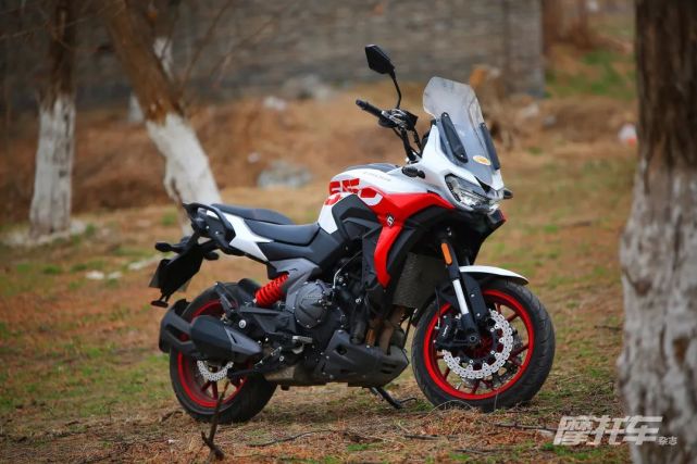 车评五年磨剑终出鞘赛科龙旗舰休旅rx6进步看得见