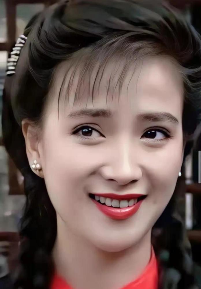 那个年代能接到琼瑶的戏,算是很红的演员,1992年何晴又再次爆火,琼