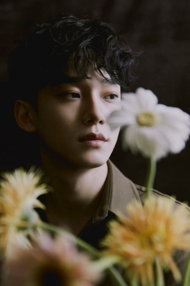 EXO金钟大（Chen）今日退伍，后续活动成谜_腾讯新闻