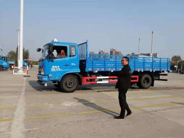 而大车驾驶证考试中的科目二也取消了连续障碍和起伏路行驶2项内容