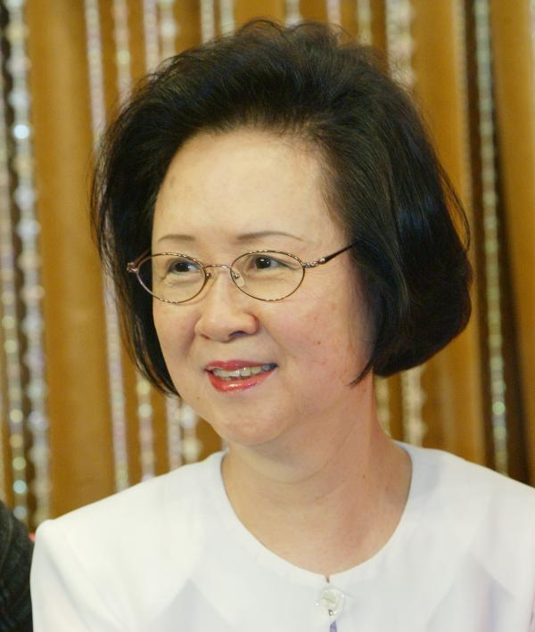 84岁琼瑶近况曝光25亿豪宅将被拆除交代后事病危不急救