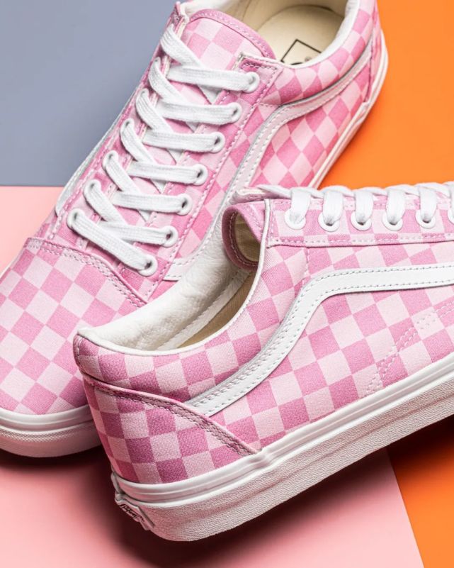 vans"棋盘格"变样了!骚粉配色上脚太好看!