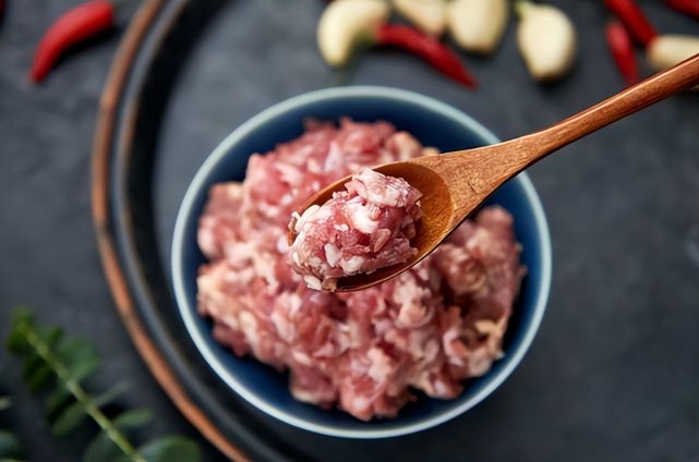 记住一个小窍门,馅料又嫩又香