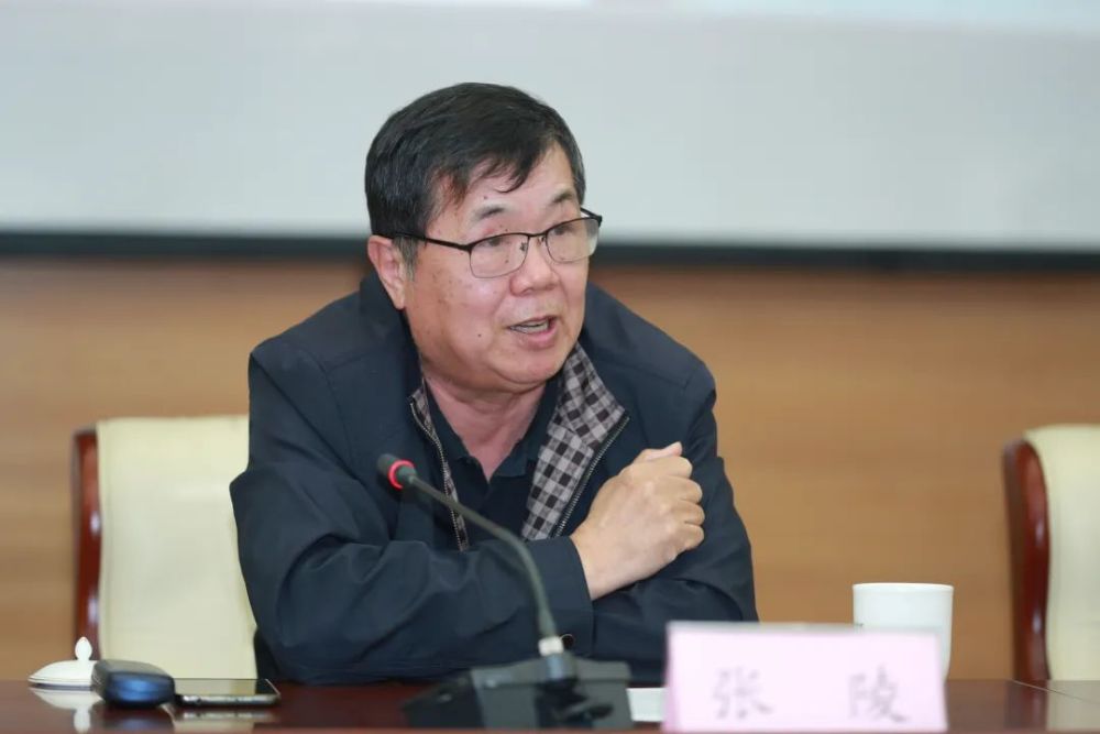 作家出版社原总编辑,评论家张陵提到:"《望道》这部作品的问世,表明了