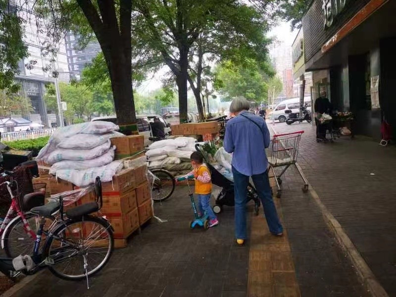 记者实地探访北京多家超市：货品充足码到门口，蔬菜“等位”上货陕西北斗gps