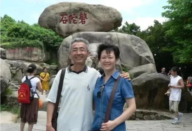 爱妻患不治之症被批放下文人风骨的网红教授戴建业现状如何