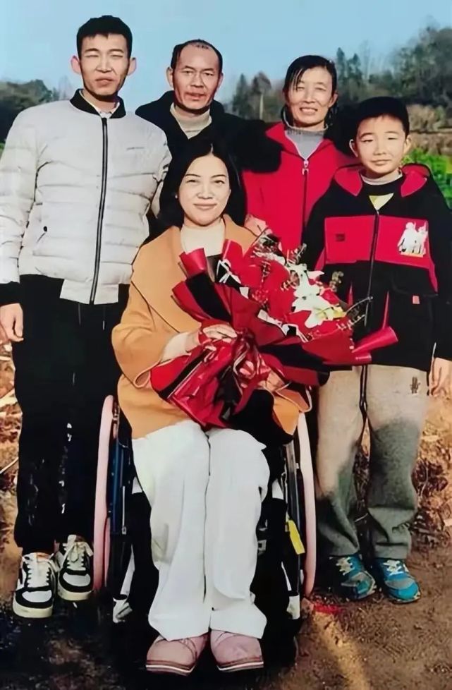 昔日的闺蜜,如今变成了婆媳,当尹厚萍开口喊闺蜜为妈妈的时候,那不是