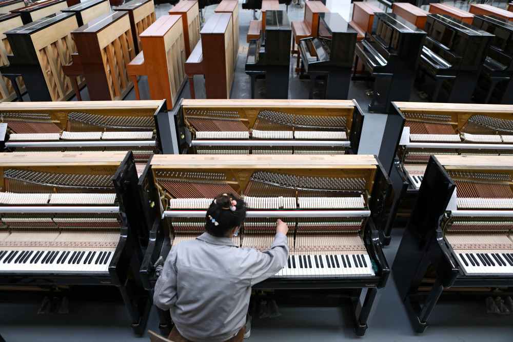 新华全媒东北钢琴奏响复工进行曲