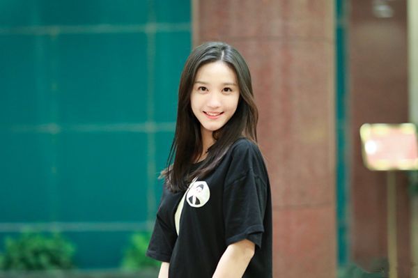 走私犯罪,口罩诈骗,大闹车站,这些十八线明星,成名即"凉凉"