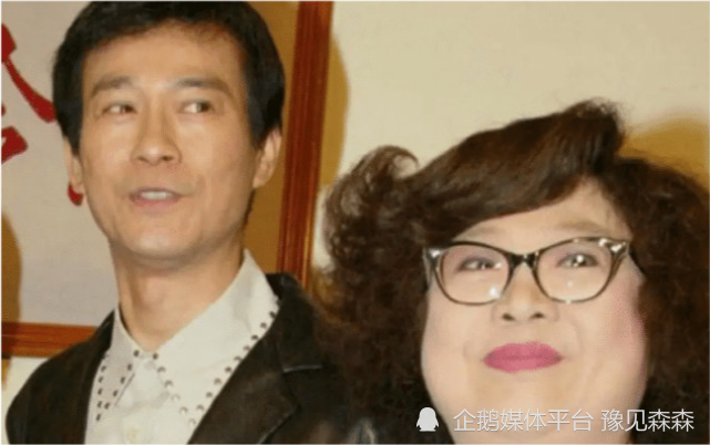 25岁成为郑少秋第三任妻子的她,现如今57岁怎么样了?