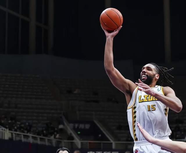 奥卡福 低迷成常态！昔日NBA探花秀 在CBA也要失业了？