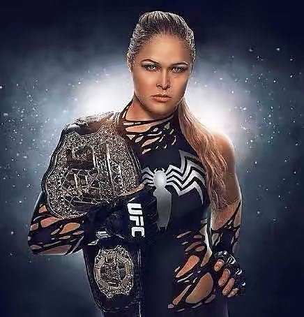 从酒吧服务生逆袭成八角笼冠军的格斗女孩